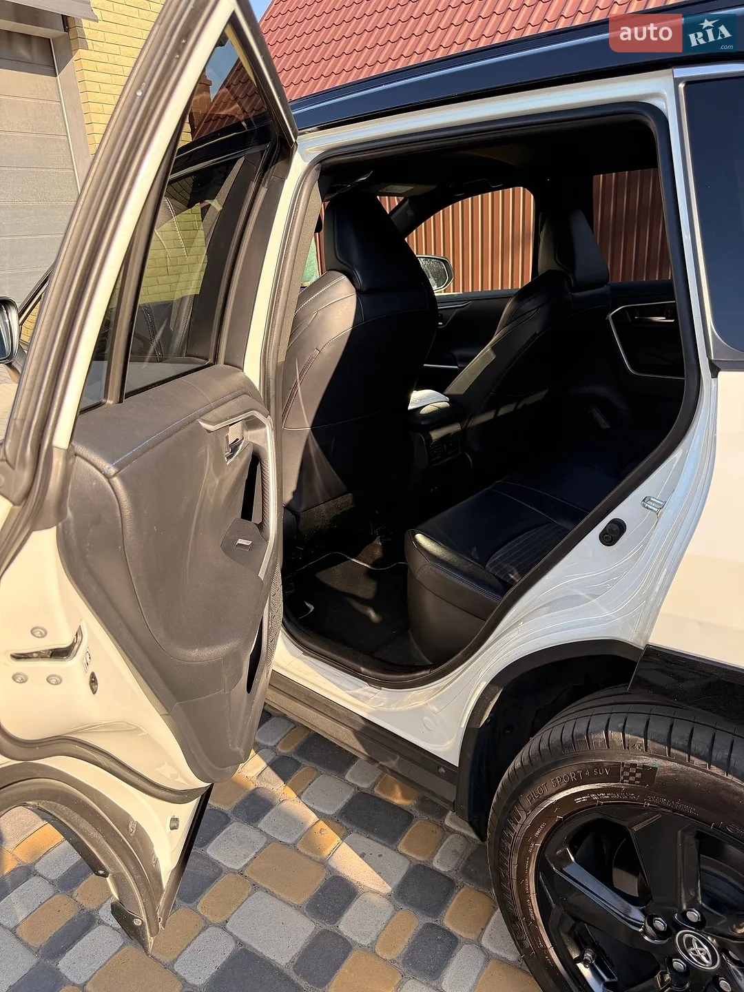 2019 Toyota RAV 4 - мініатюра 18