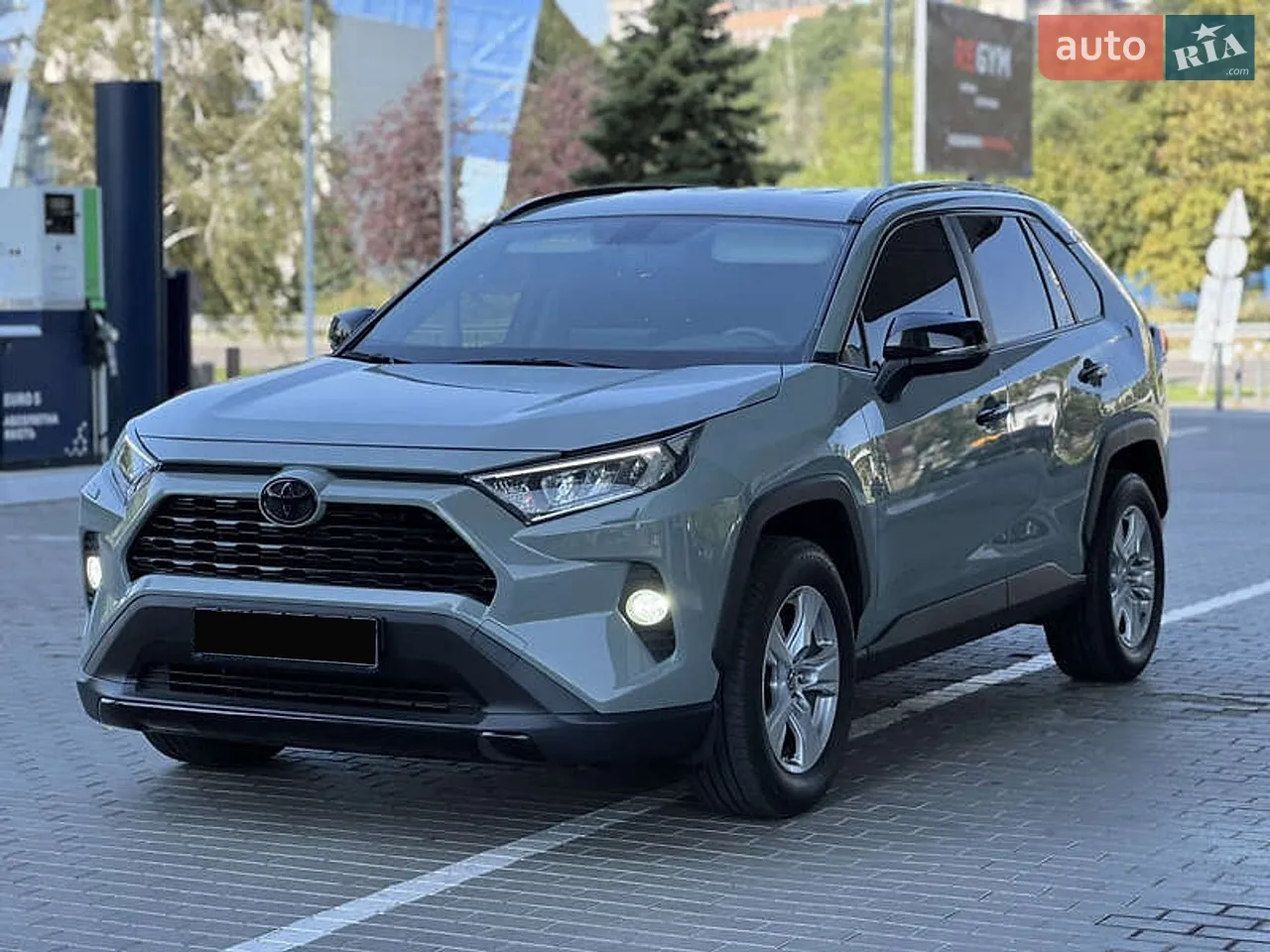 2018 Toyota RAV 4 - мініатюра 12
