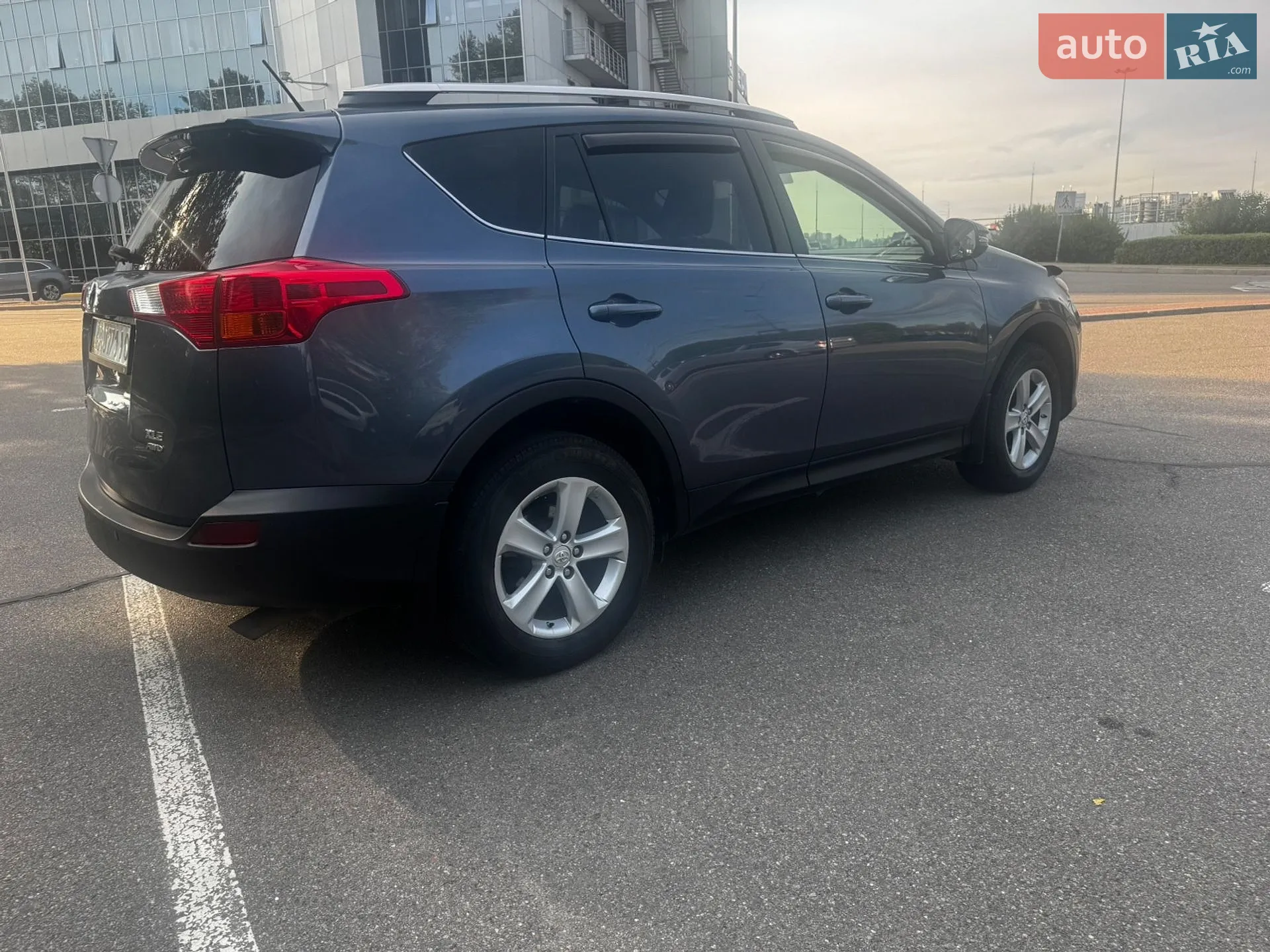2014 Toyota RAV 4 - мініатюра 11