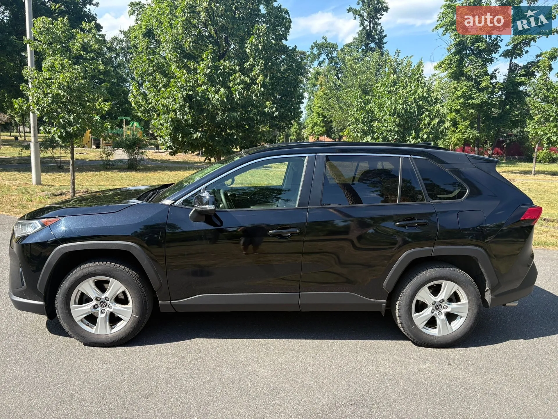 2019 Toyota RAV 4 - мініатюра 19