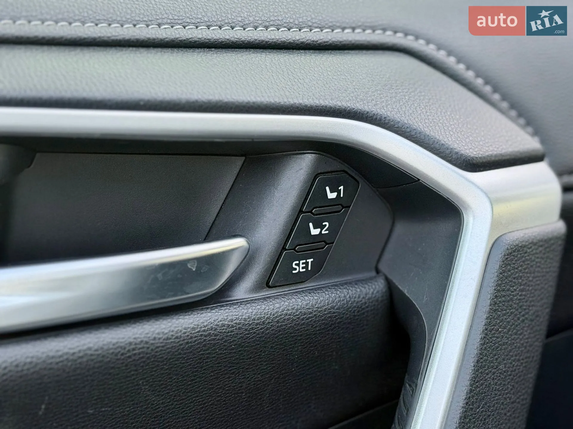 2019 Toyota RAV 4 - мініатюра 22