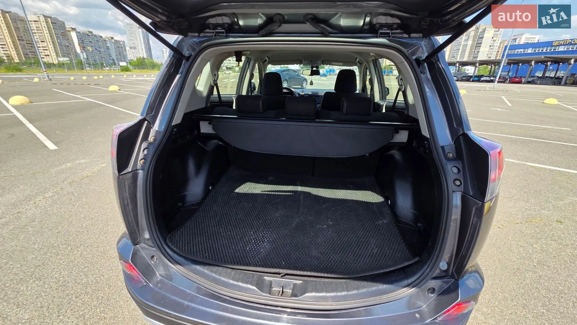 2017 Toyota RAV 4 - мініатюра 9