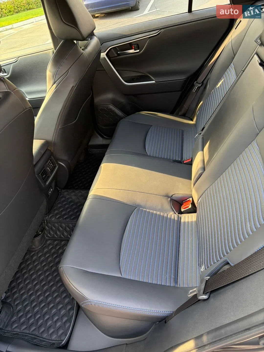 2023 Toyota RAV 4 - мініатюра 12