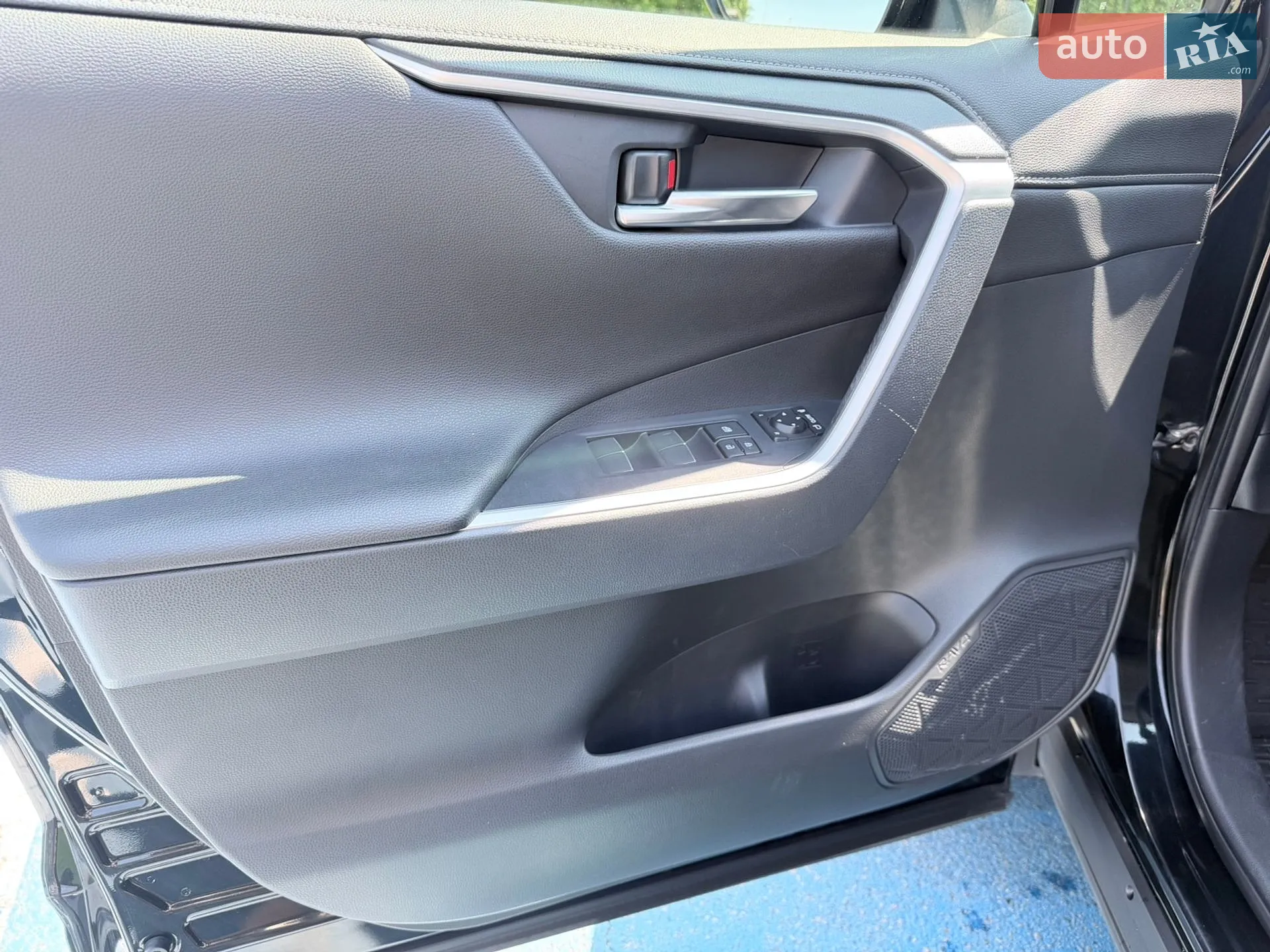 2019 Toyota RAV 4 - мініатюра 12