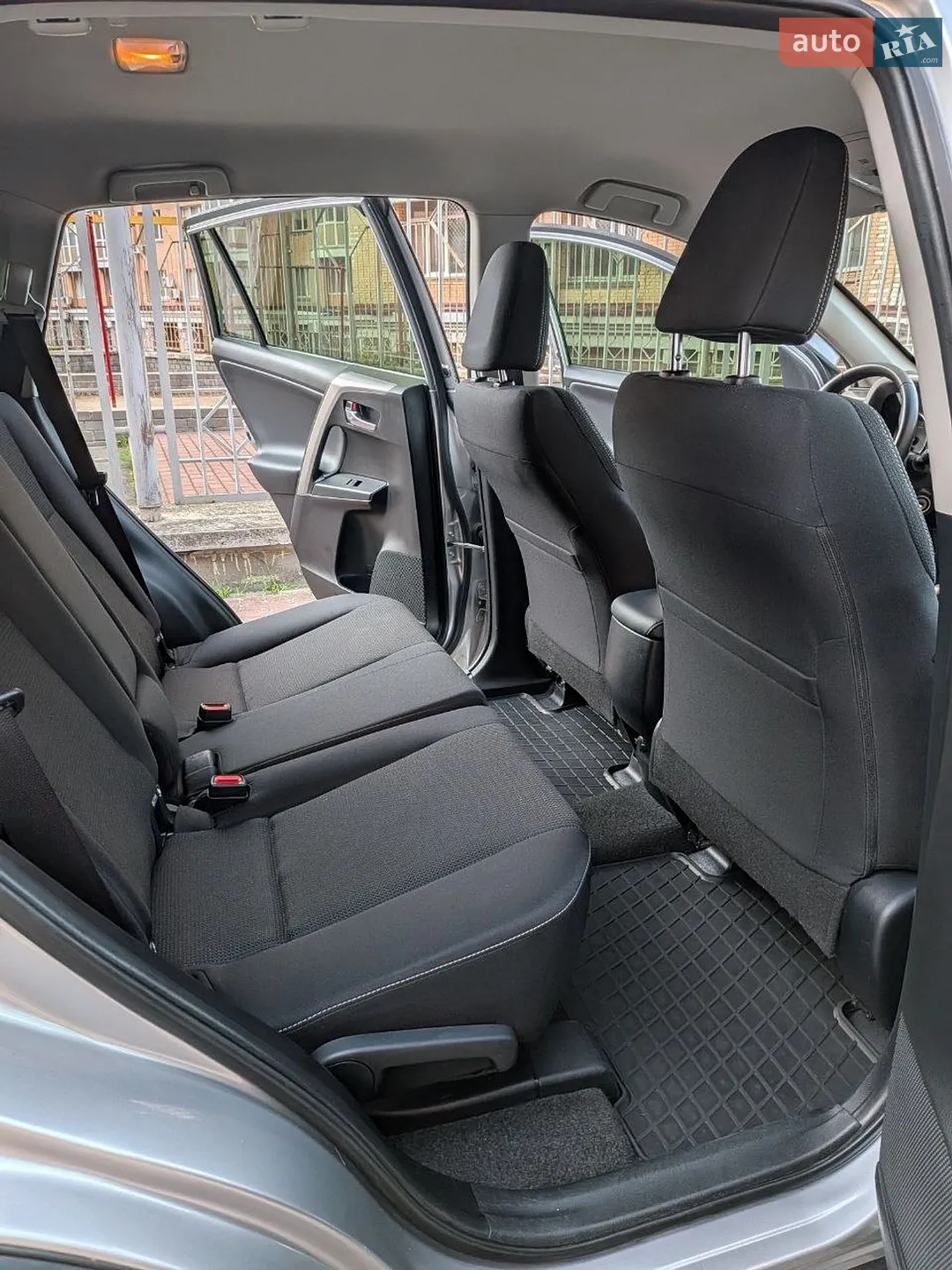 2017 Toyota RAV 4 - мініатюра 12