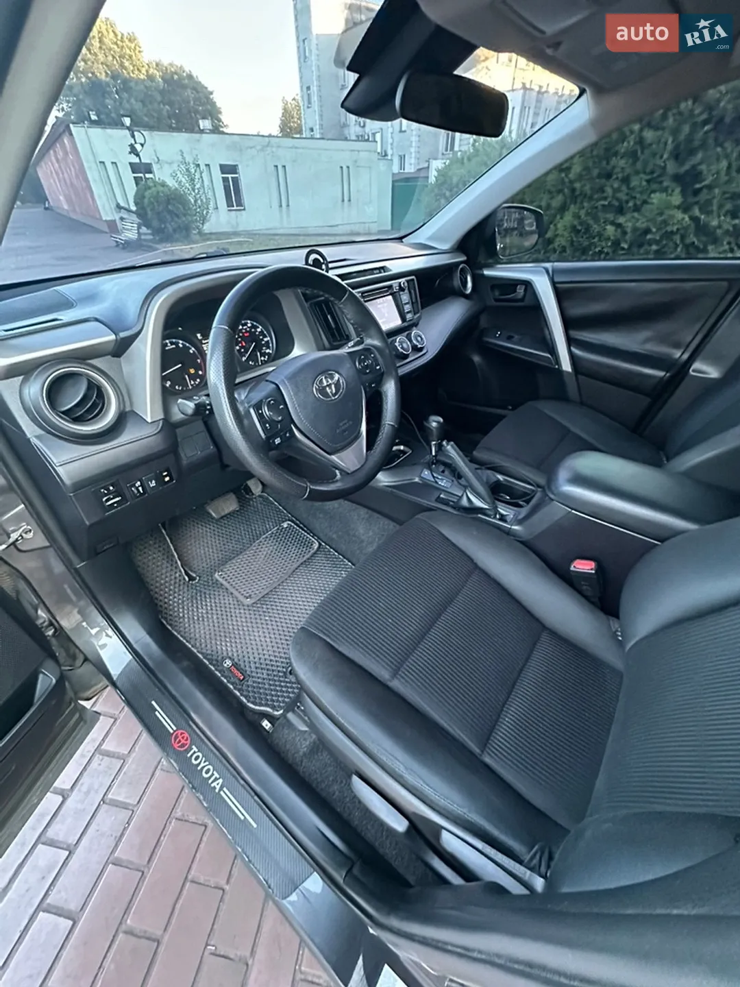2017 Toyota RAV 4 - мініатюра 16