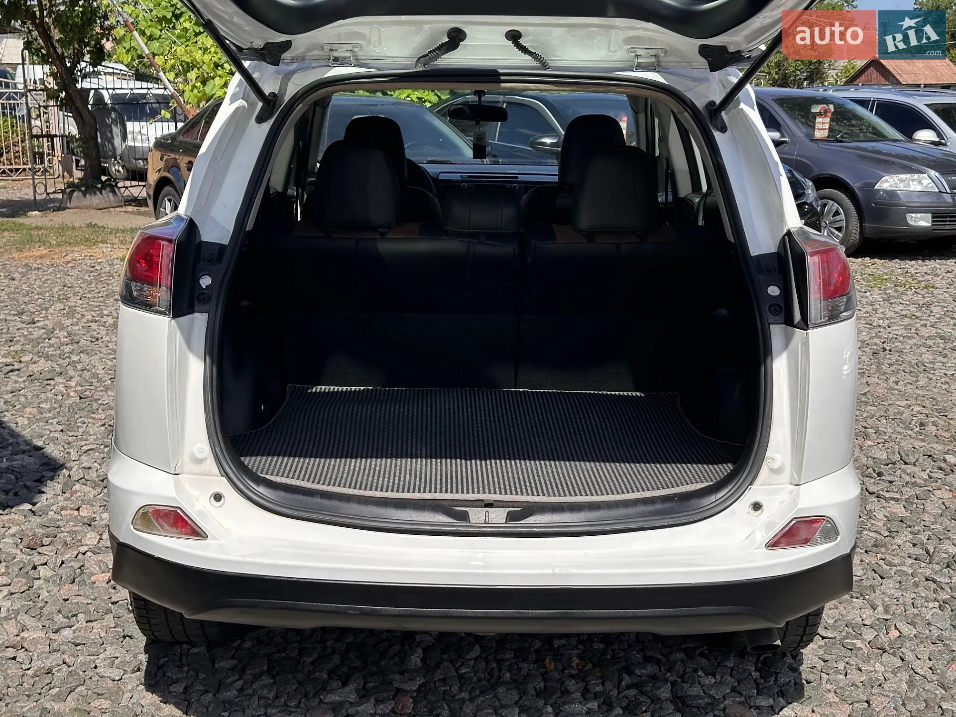 2016 Toyota RAV 4 - мініатюра 9