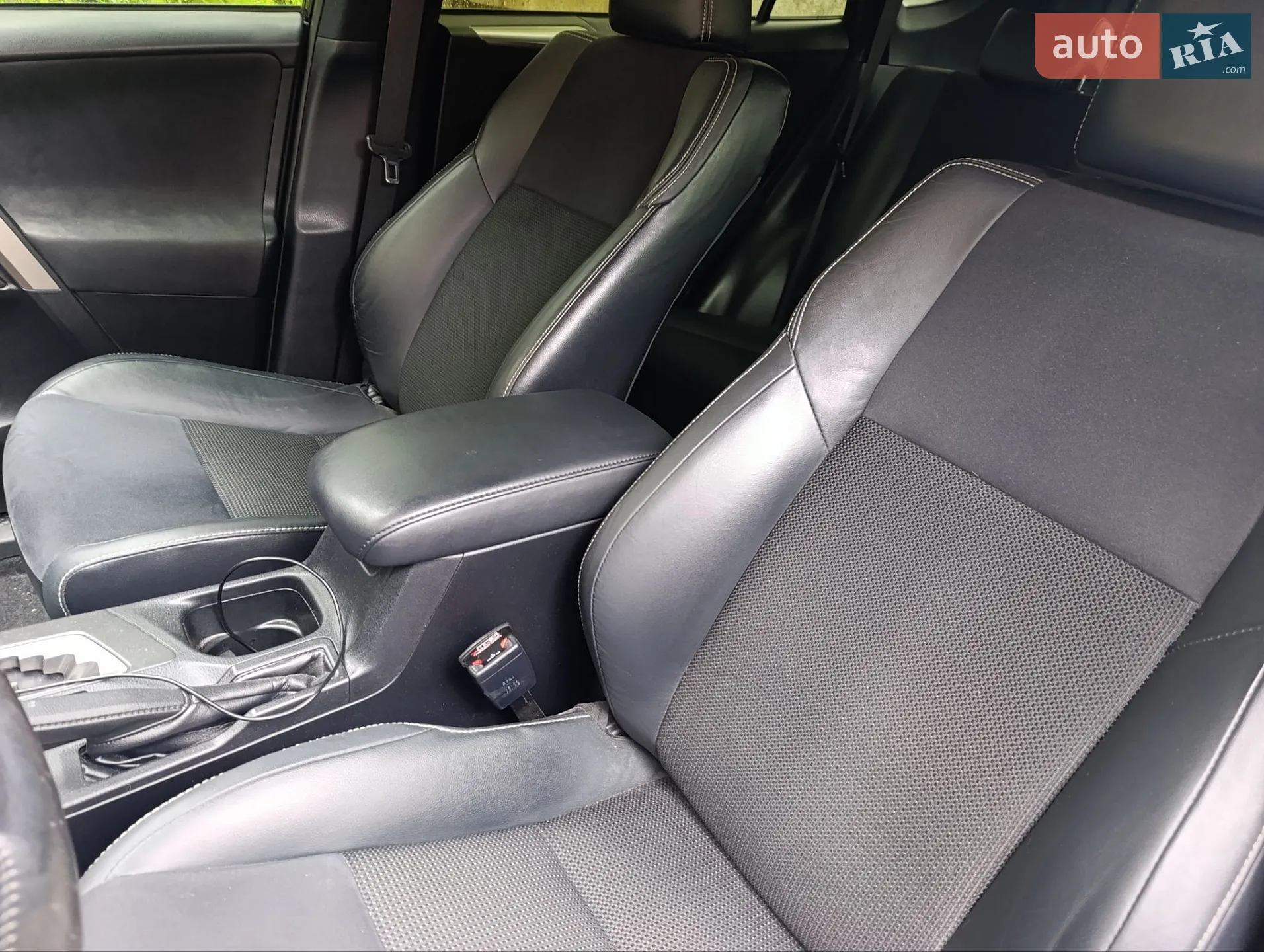 2017 Toyota RAV 4 - мініатюра 9