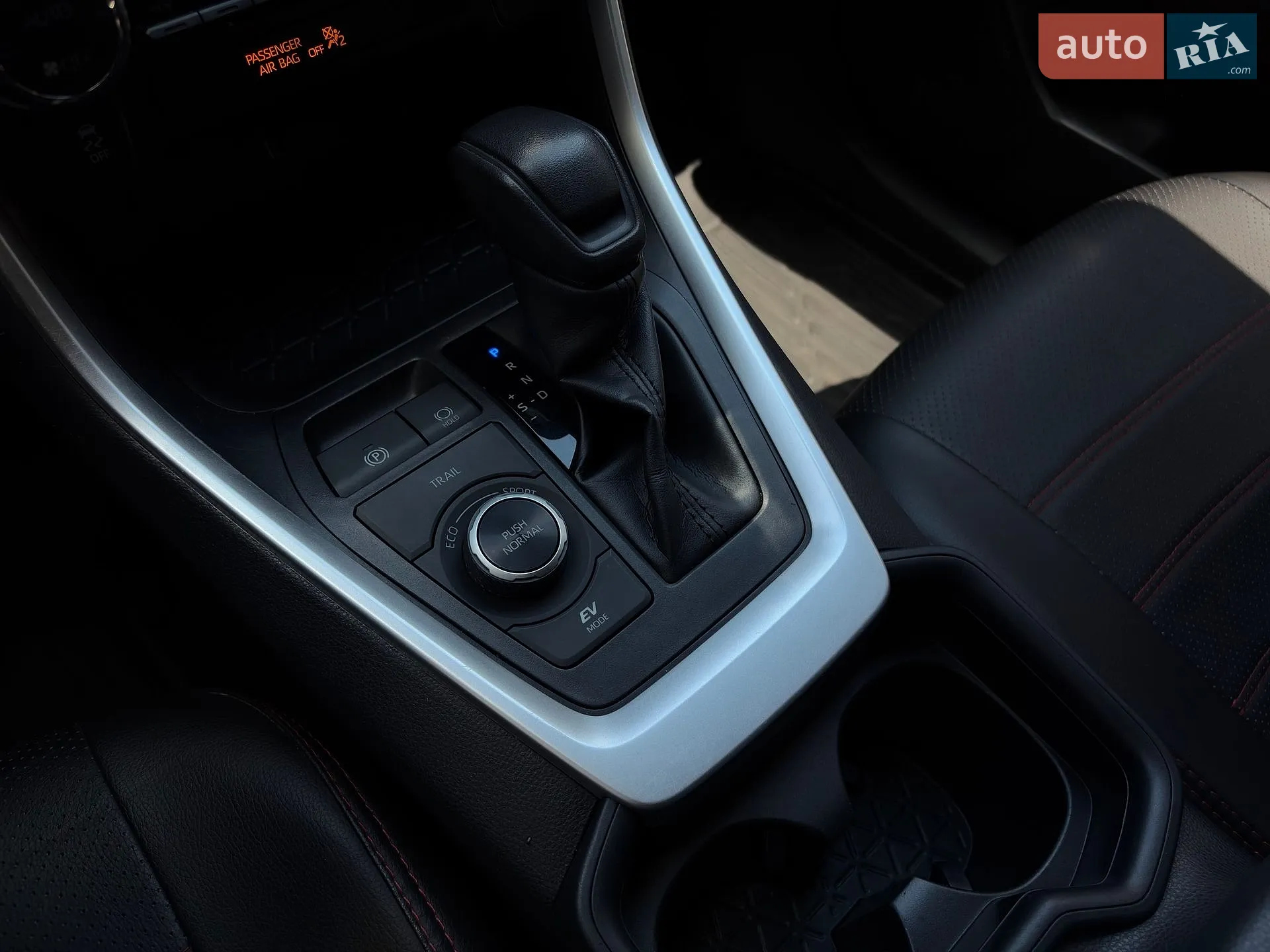 2019 Toyota RAV 4 - мініатюра 30