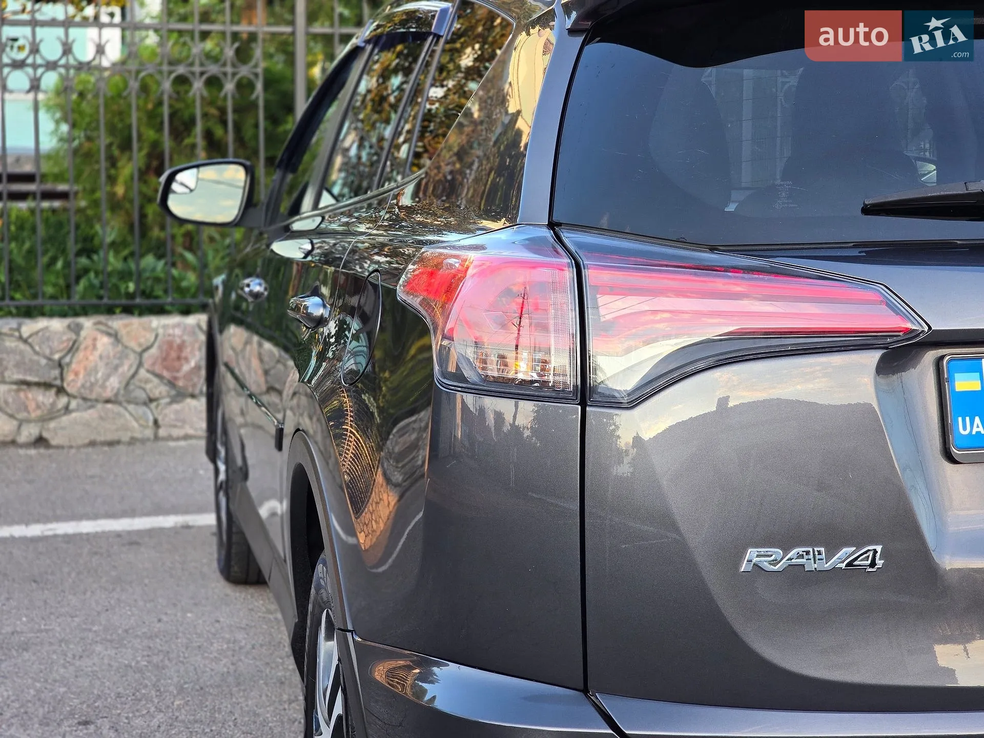 2017 Toyota RAV 4 - мініатюра 16