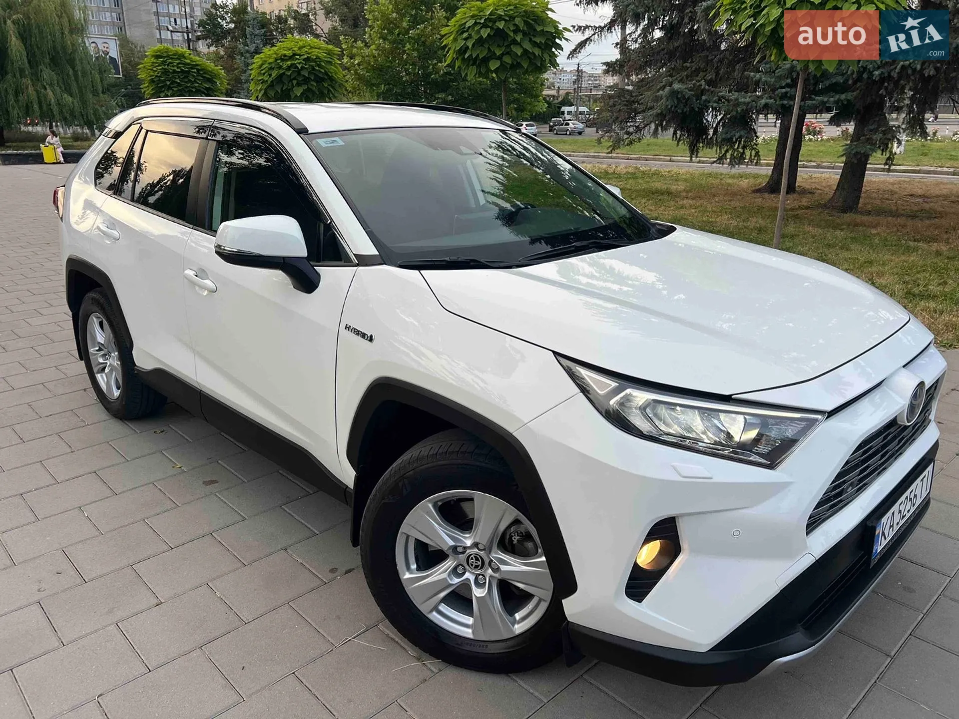 2020 Toyota RAV 4 - мініатюра 2