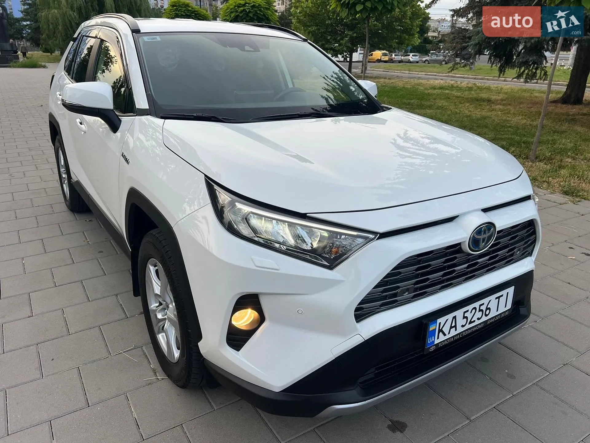 2020 Toyota RAV 4 - мініатюра 12