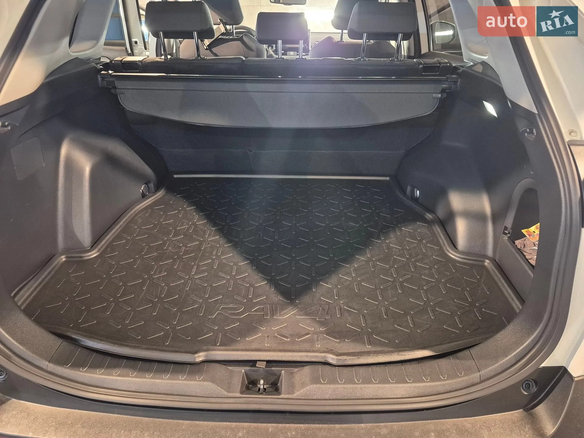 2022 Toyota RAV 4 - мініатюра 13