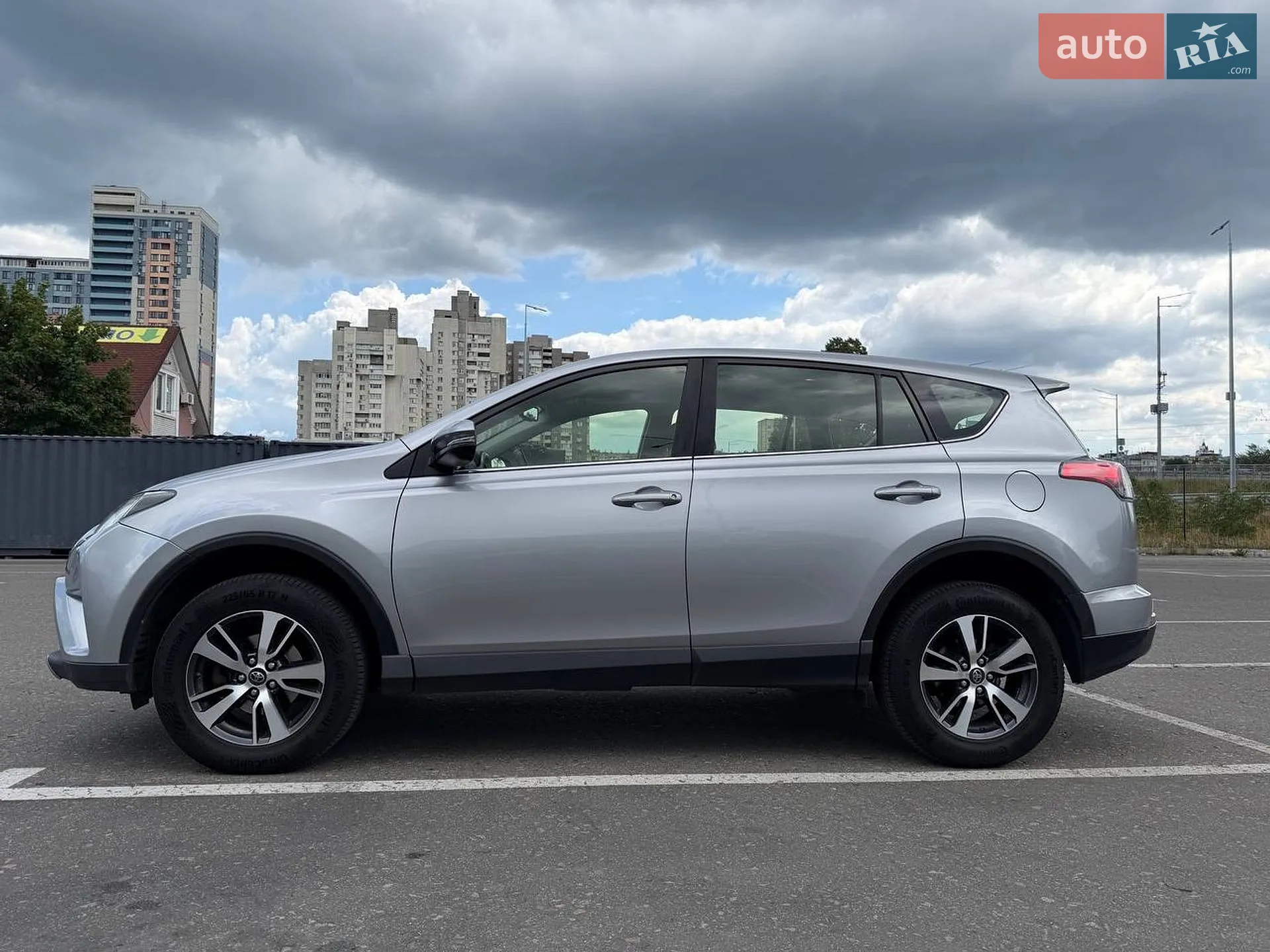 2017 Toyota RAV 4 - фото 1