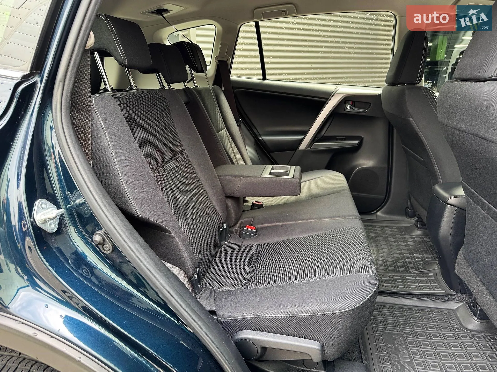 2017 Toyota RAV 4 - мініатюра 12