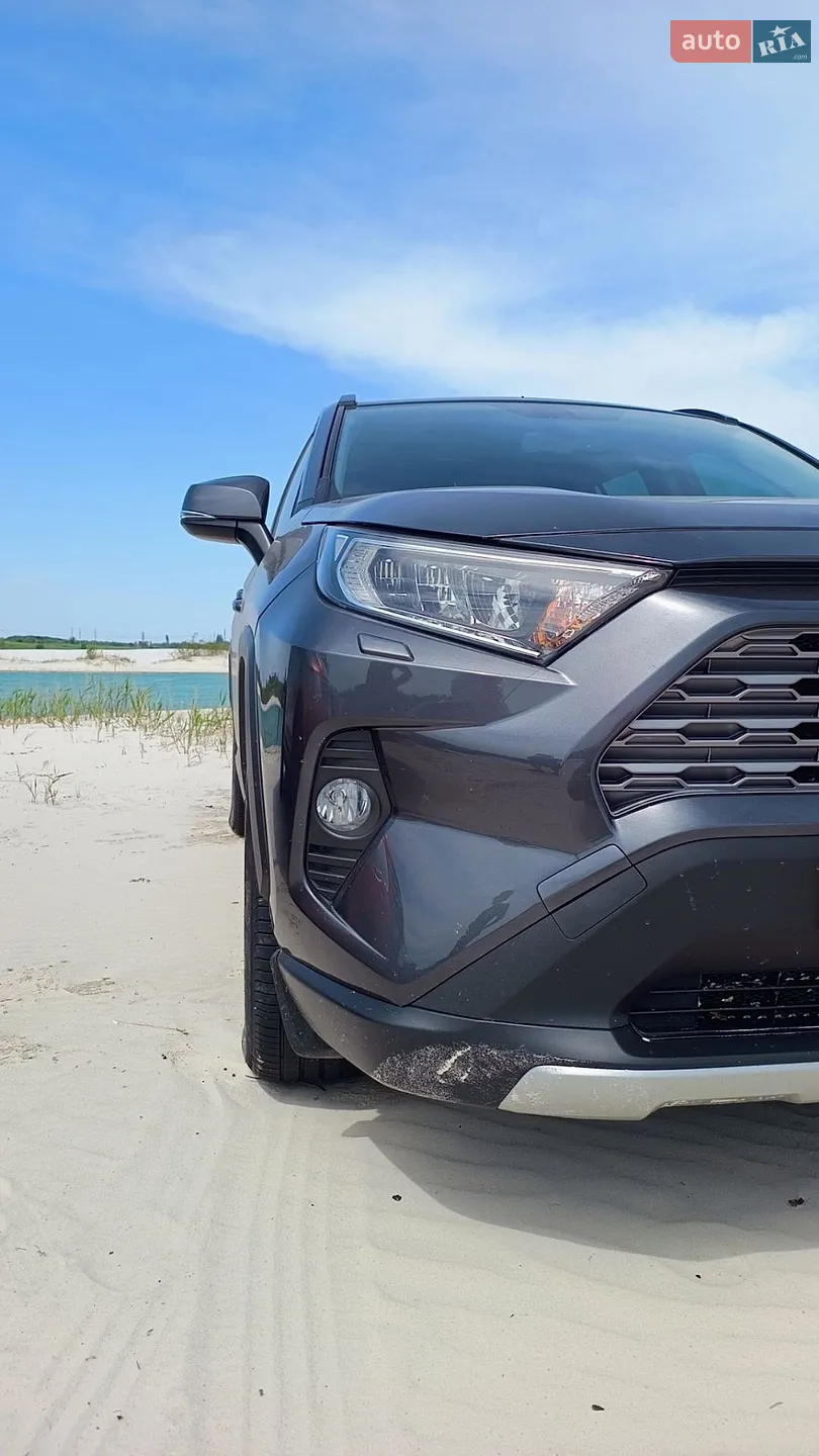 2019 Toyota RAV 4 - фото 1