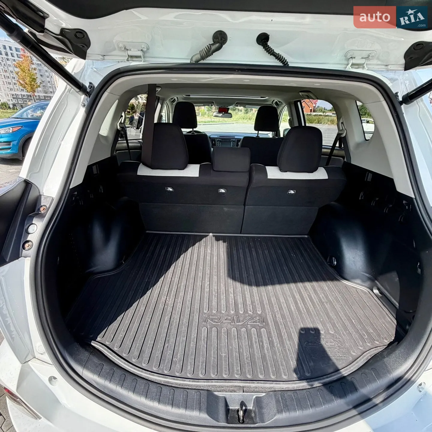 2017 Toyota RAV 4 - мініатюра 16