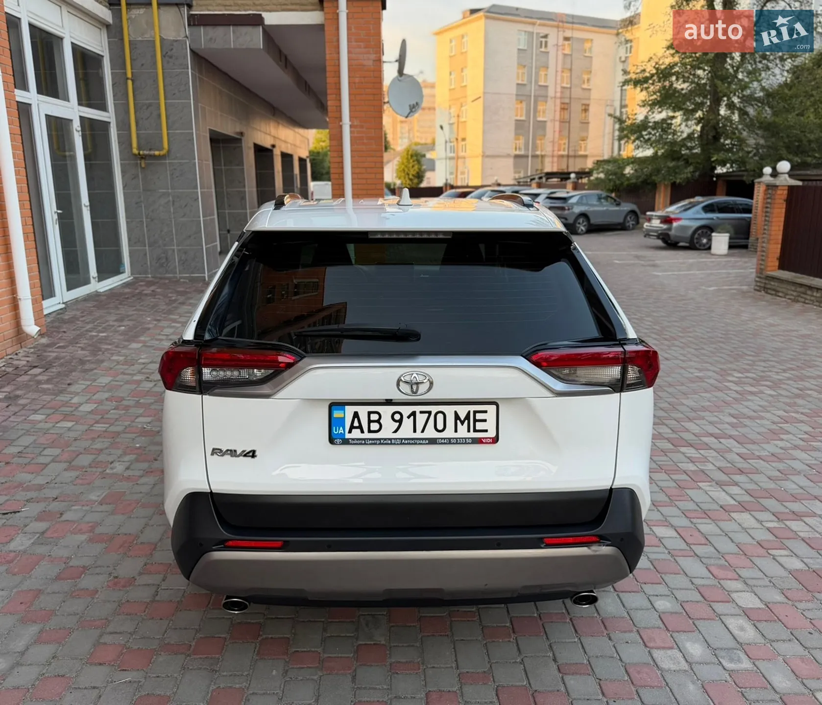 2022 Toyota RAV 4 - мініатюра 7