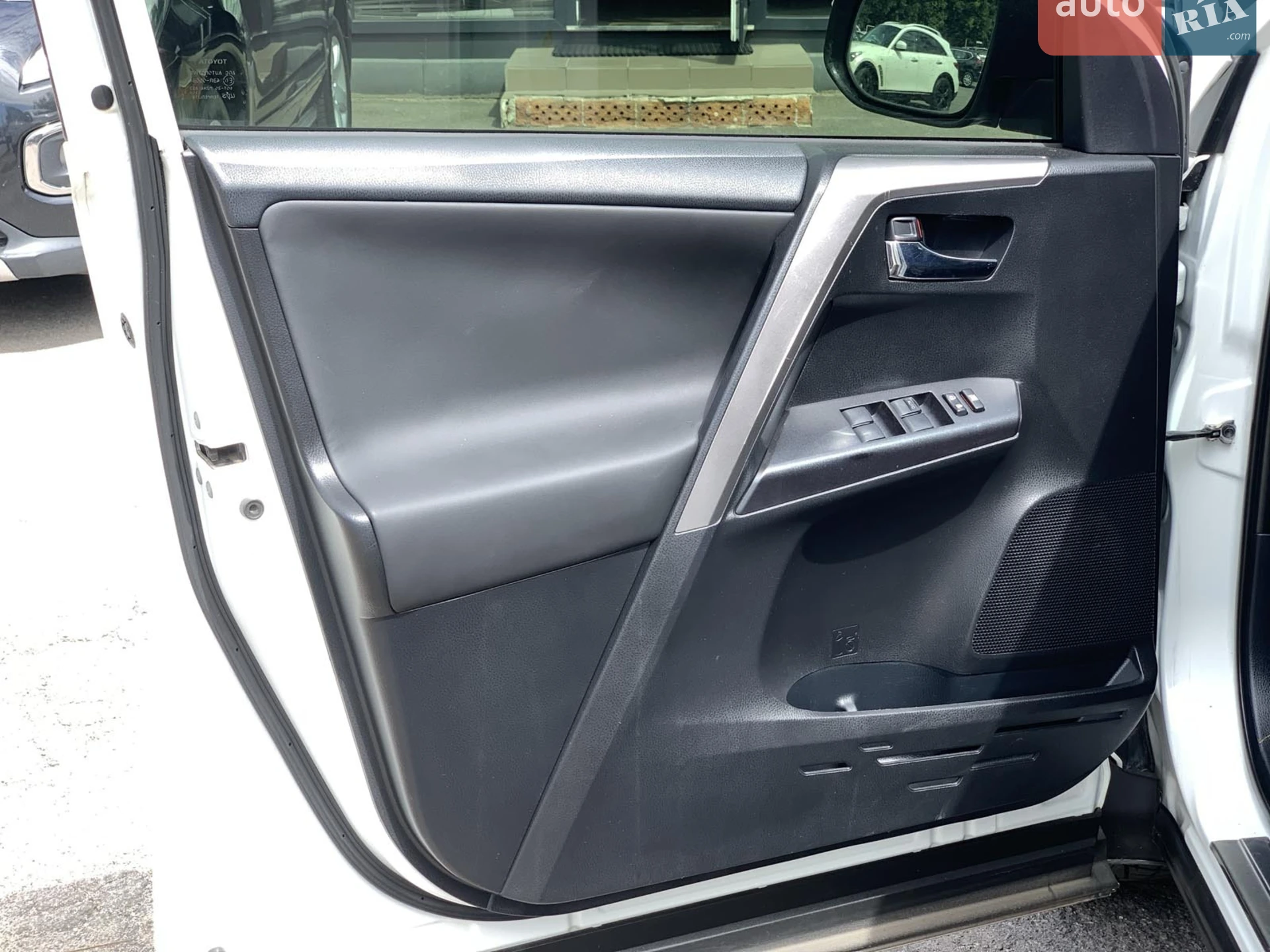 2016 Toyota RAV 4 - мініатюра 16