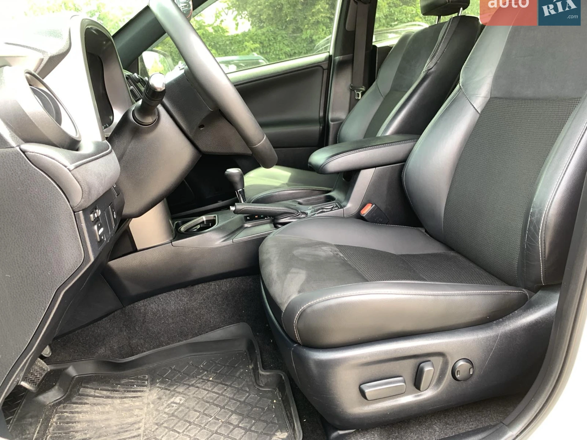 2016 Toyota RAV 4 - мініатюра 18