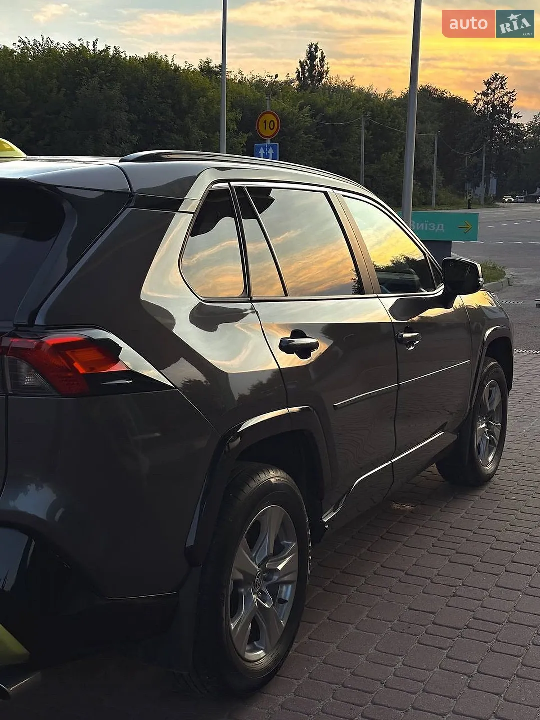 2024 Toyota RAV 4 - мініатюра 4