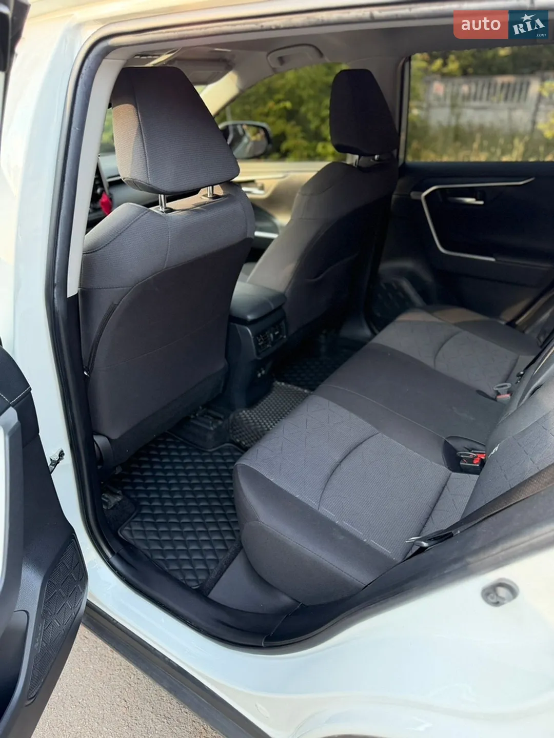 2020 Toyota RAV 4 - мініатюра 11