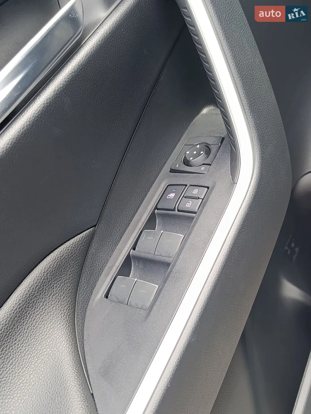 2025 Toyota RAV 4 - мініатюра 16