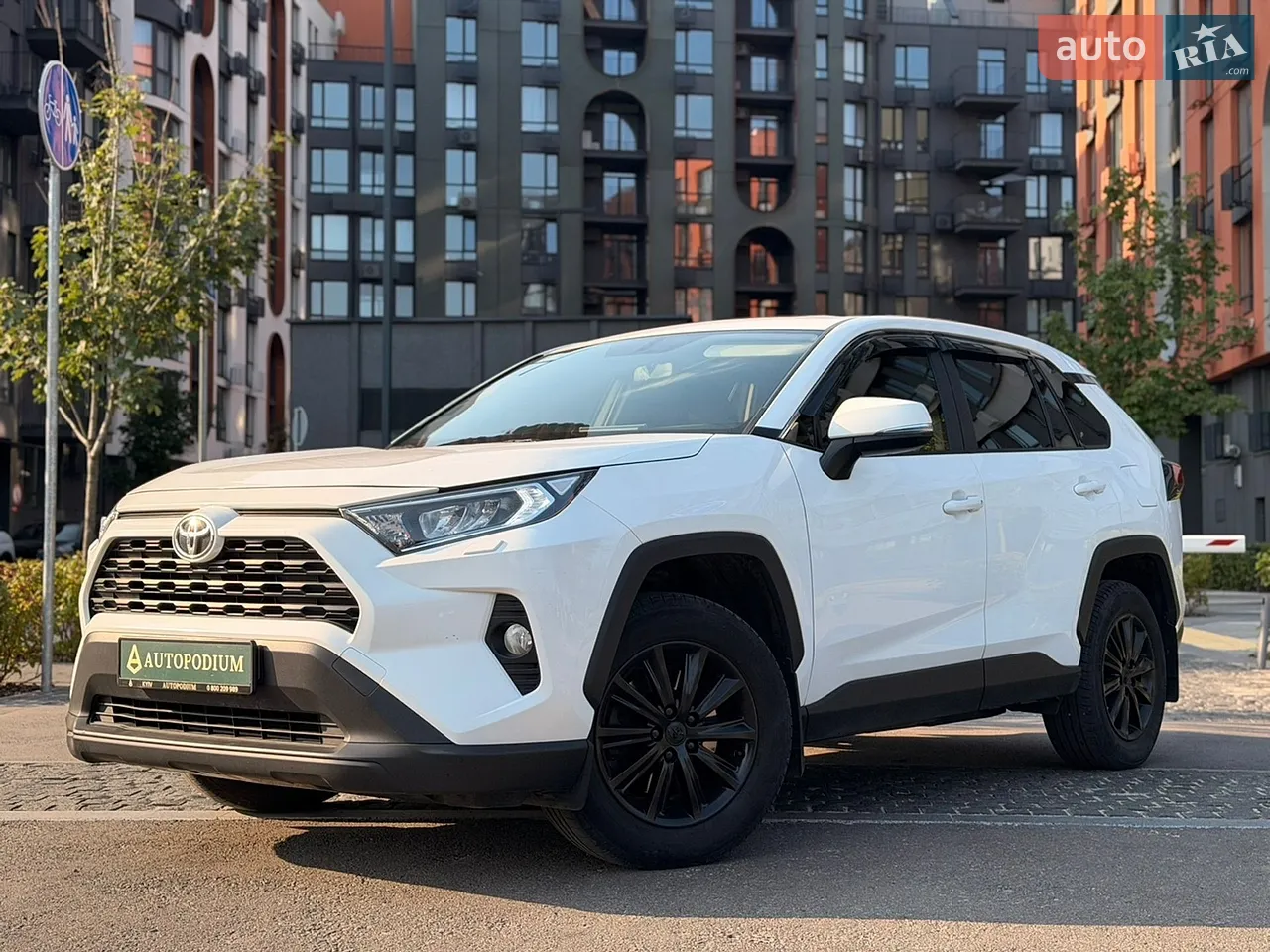 2018 Toyota RAV 4 - мініатюра 17