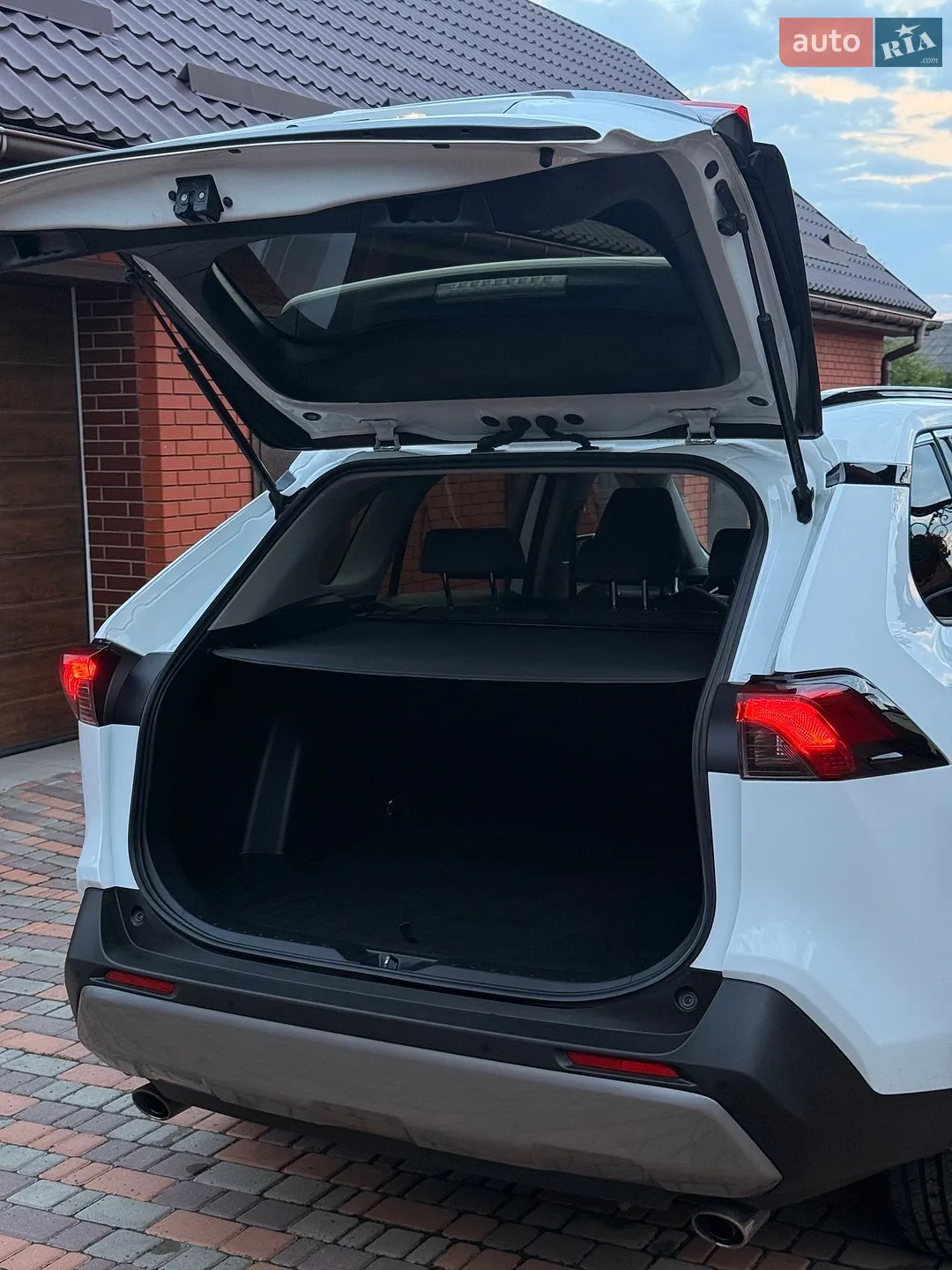 2022 Toyota RAV 4 - мініатюра 31