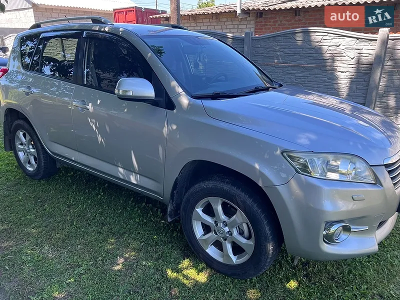 Toyota RAV4 2011