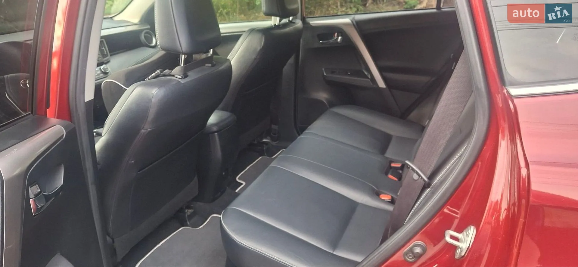 2018 Toyota RAV 4 - мініатюра 11