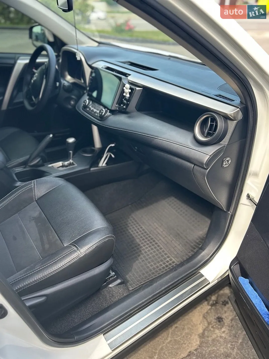 2014 Toyota RAV 4 - мініатюра 9