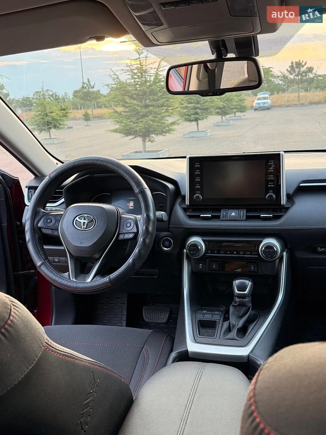 2019 Toyota RAV 4 - мініатюра 12