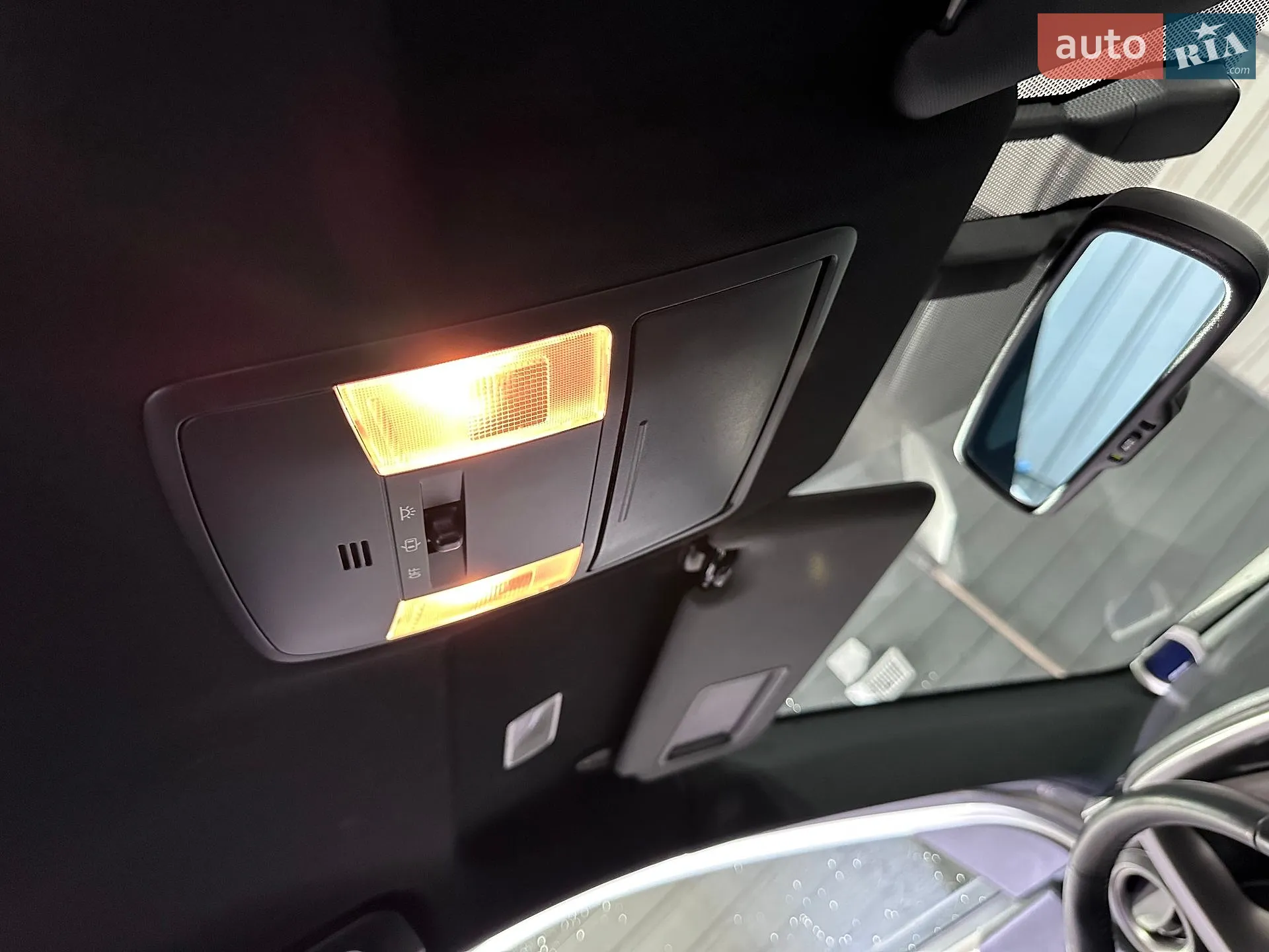 2018 Toyota RAV 4 - мініатюра 10