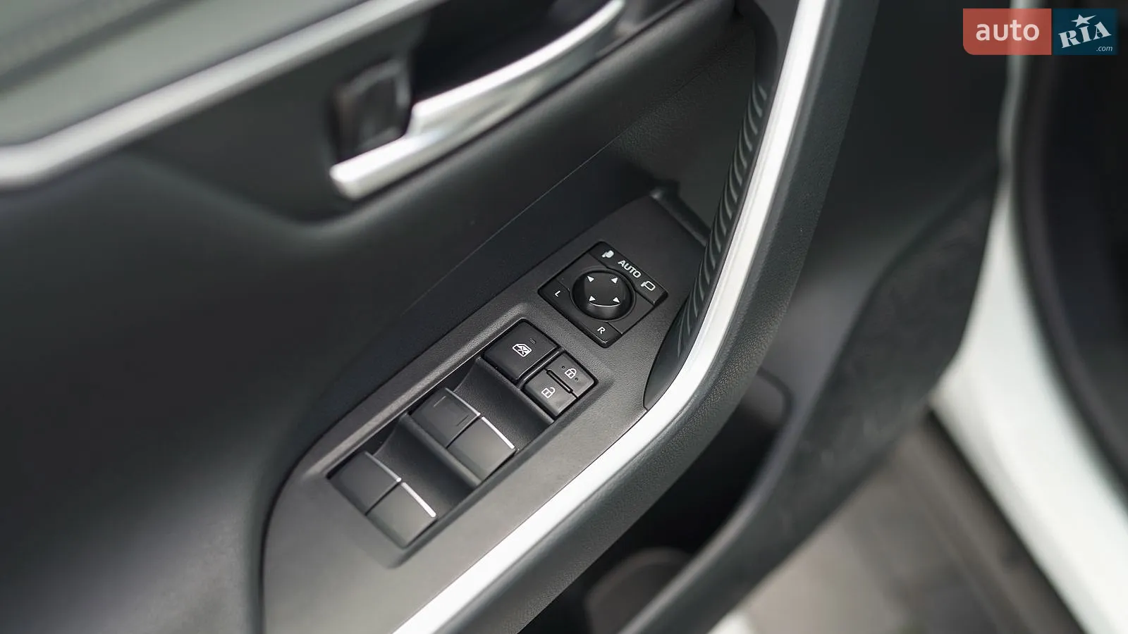 2019 Toyota RAV 4 - мініатюра 15