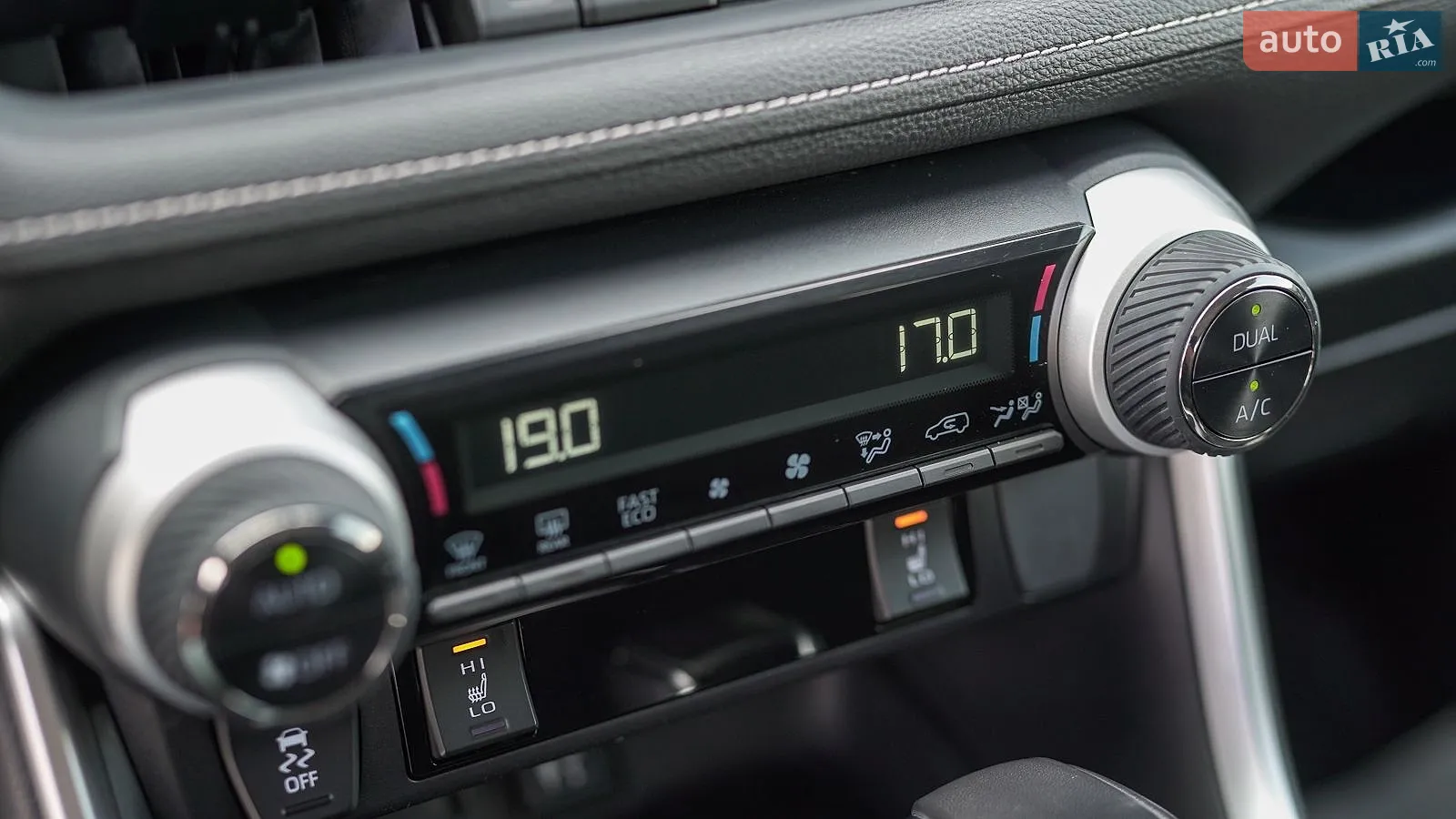 2019 Toyota RAV 4 - мініатюра 26