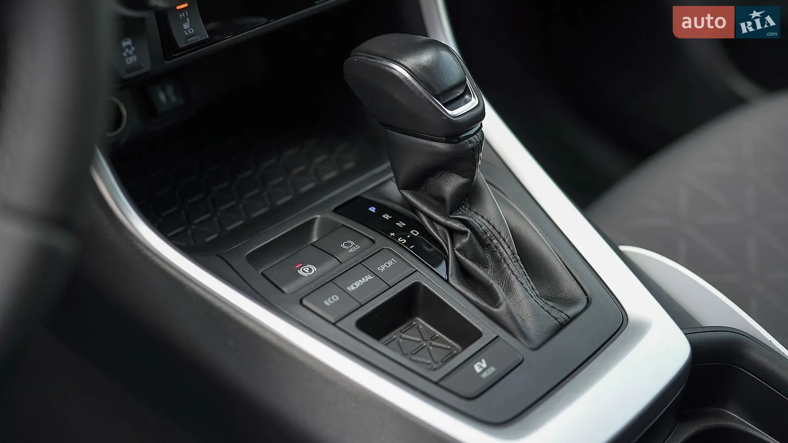 2019 Toyota RAV 4 - мініатюра 27