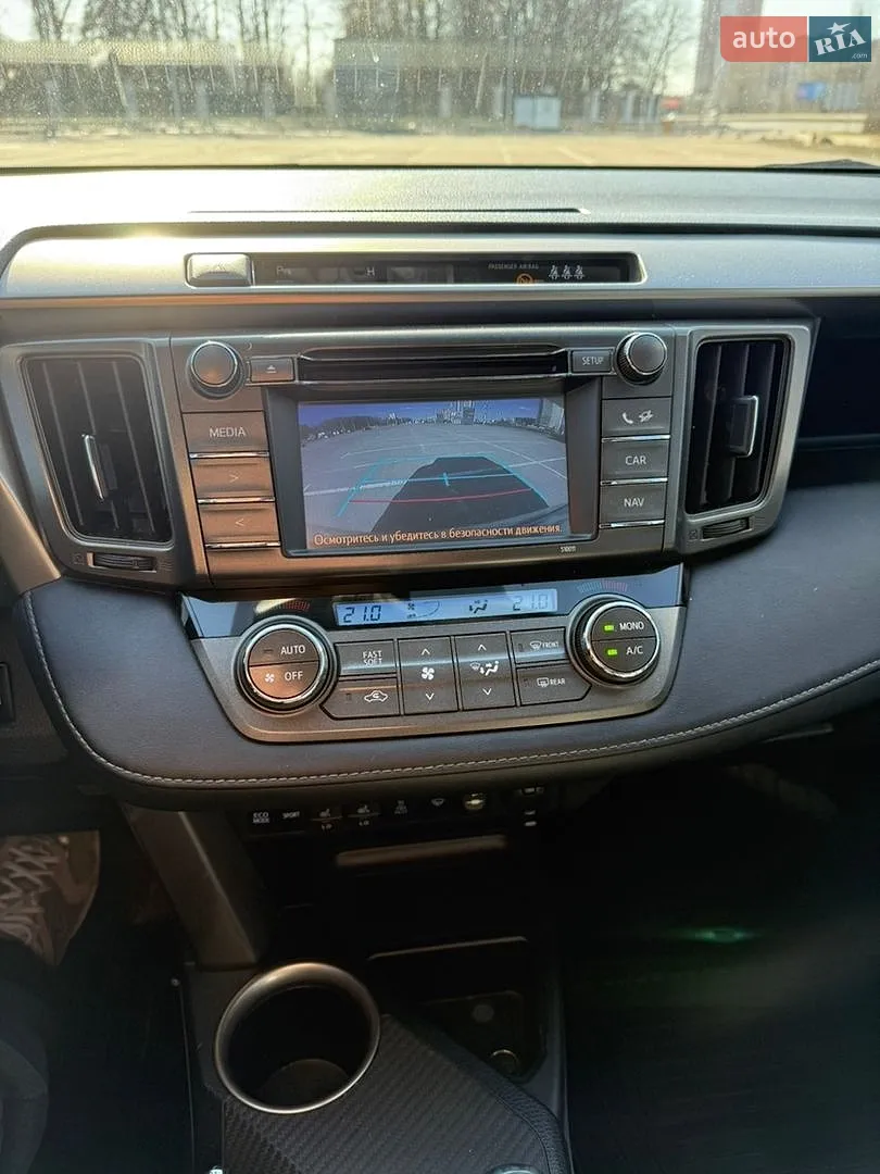 2015 Toyota RAV 4 - мініатюра 8