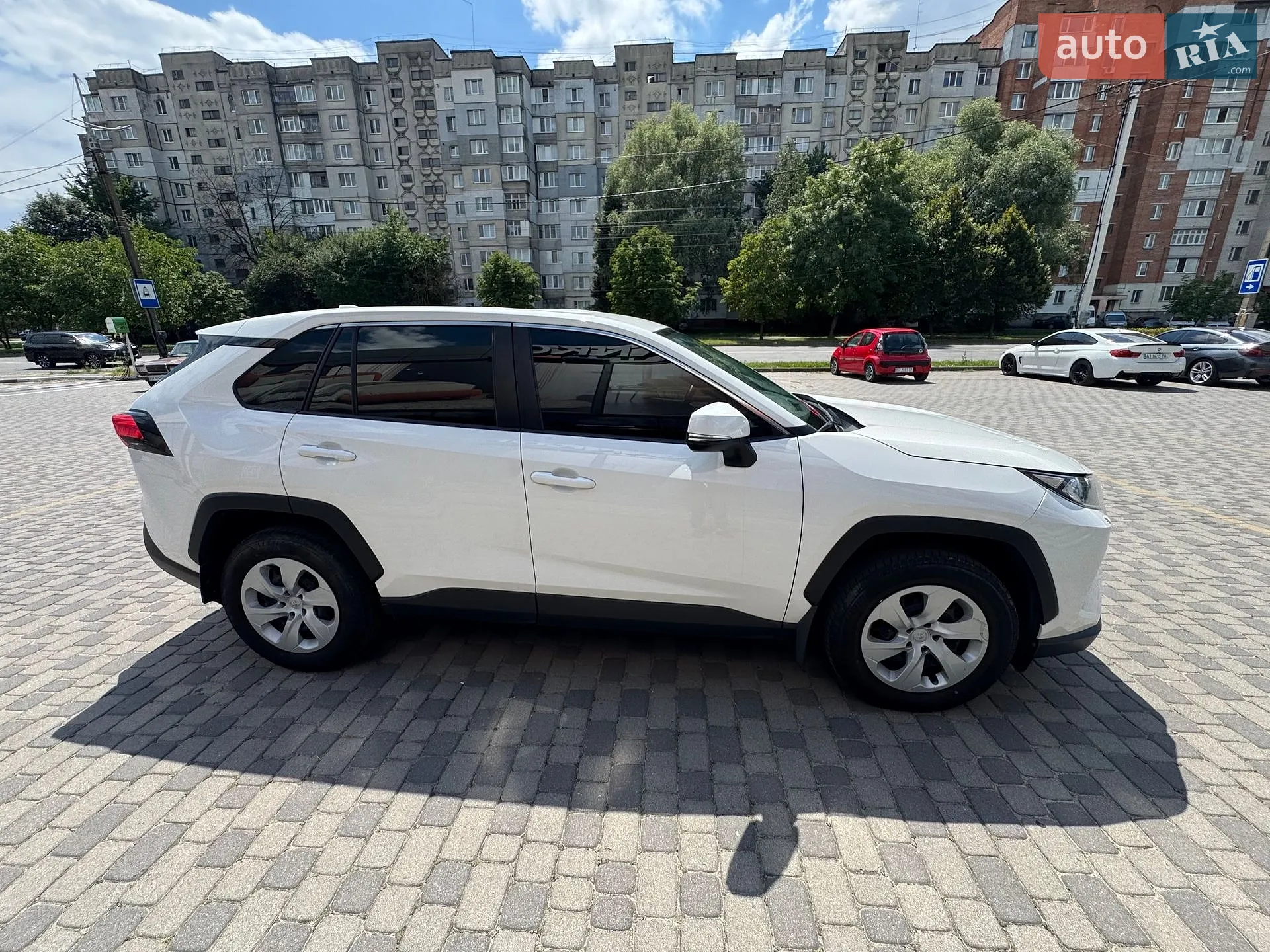 2020 Toyota RAV 4 - мініатюра 3