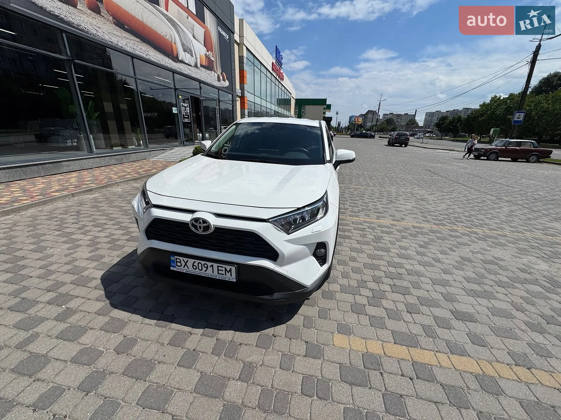 2020 Toyota RAV 4 - фото 1