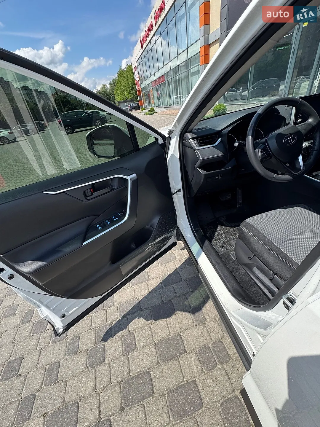 2020 Toyota RAV 4 - мініатюра 7