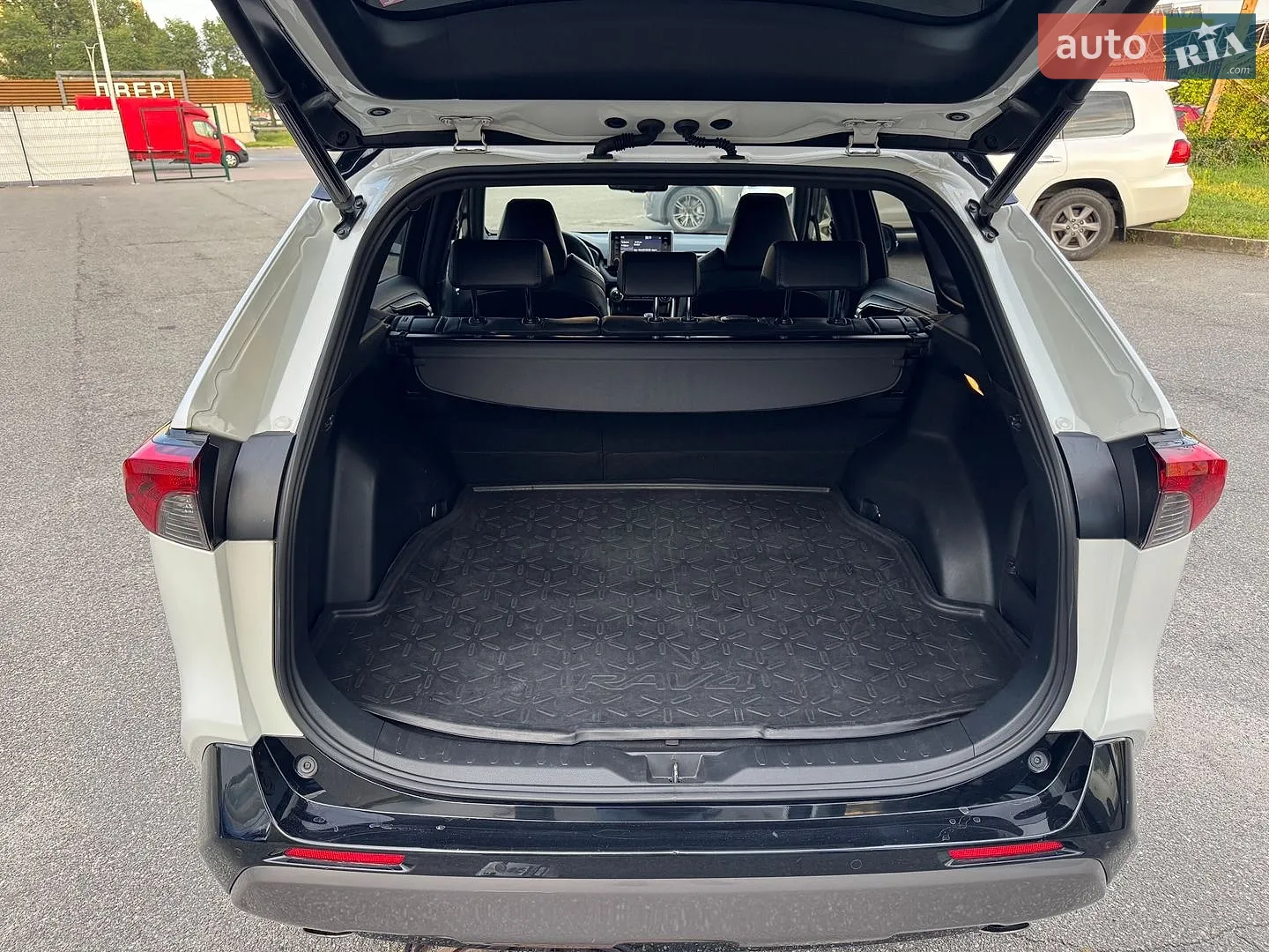 2019 Toyota RAV 4 - мініатюра 10