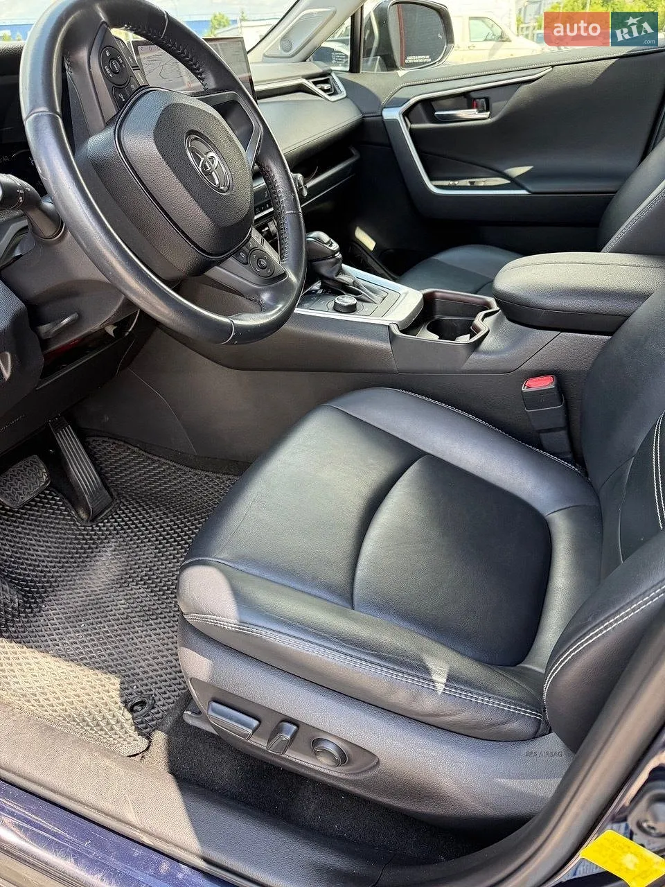 2019 Toyota RAV 4 - мініатюра 12