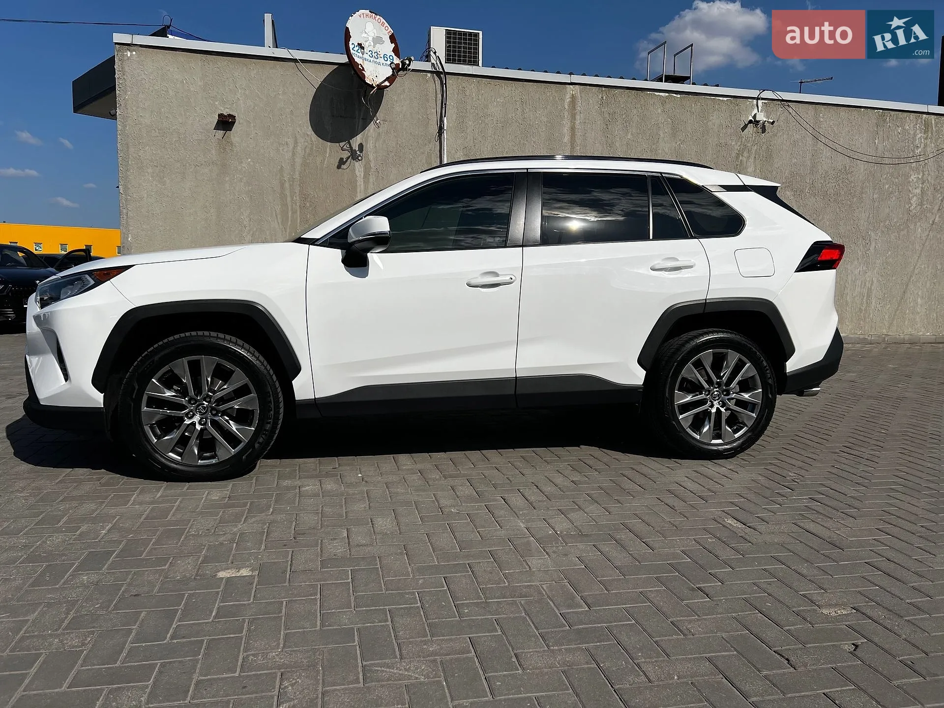2019 Toyota RAV 4 - мініатюра 10