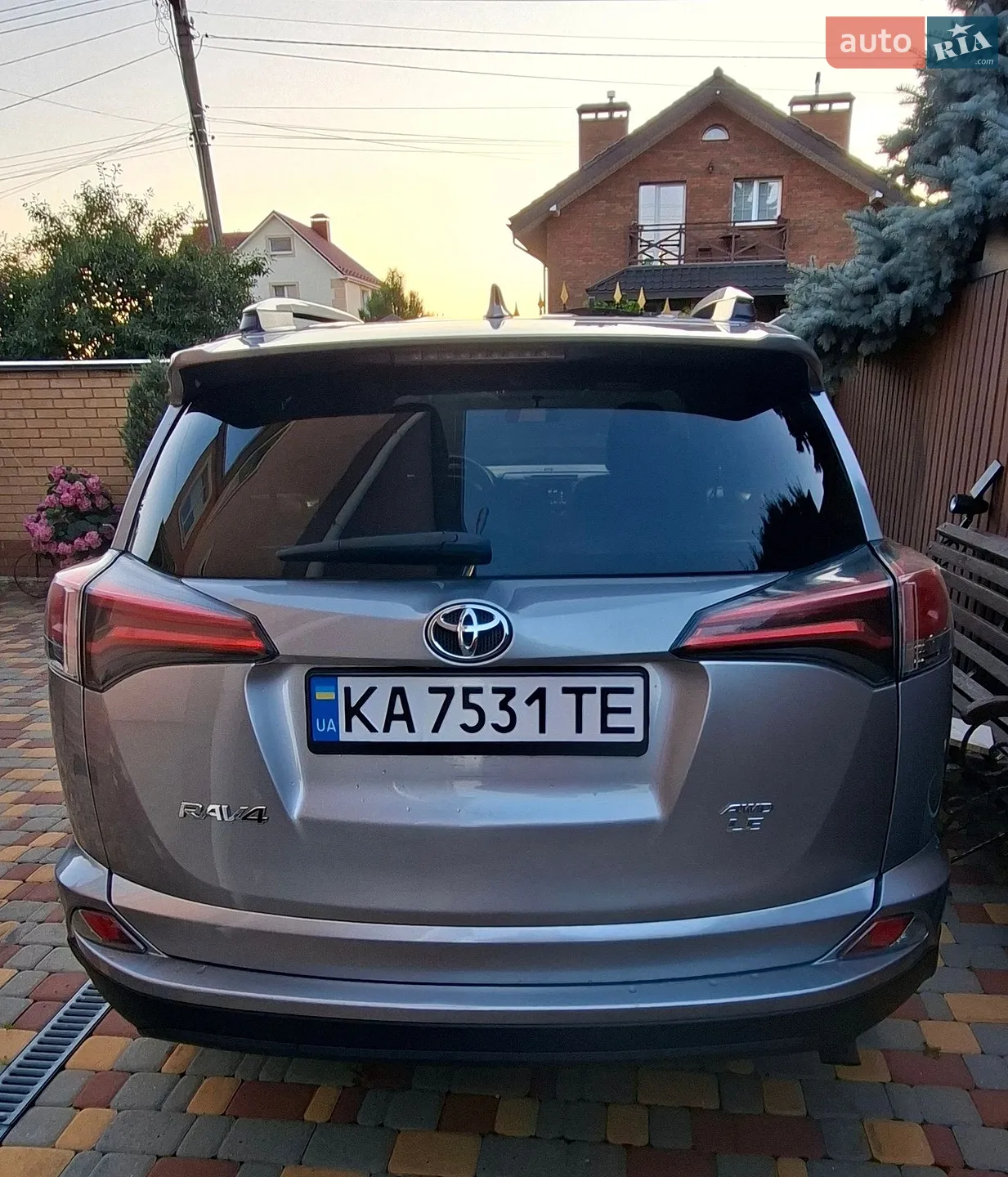 2016 Toyota RAV 4 - мініатюра 12