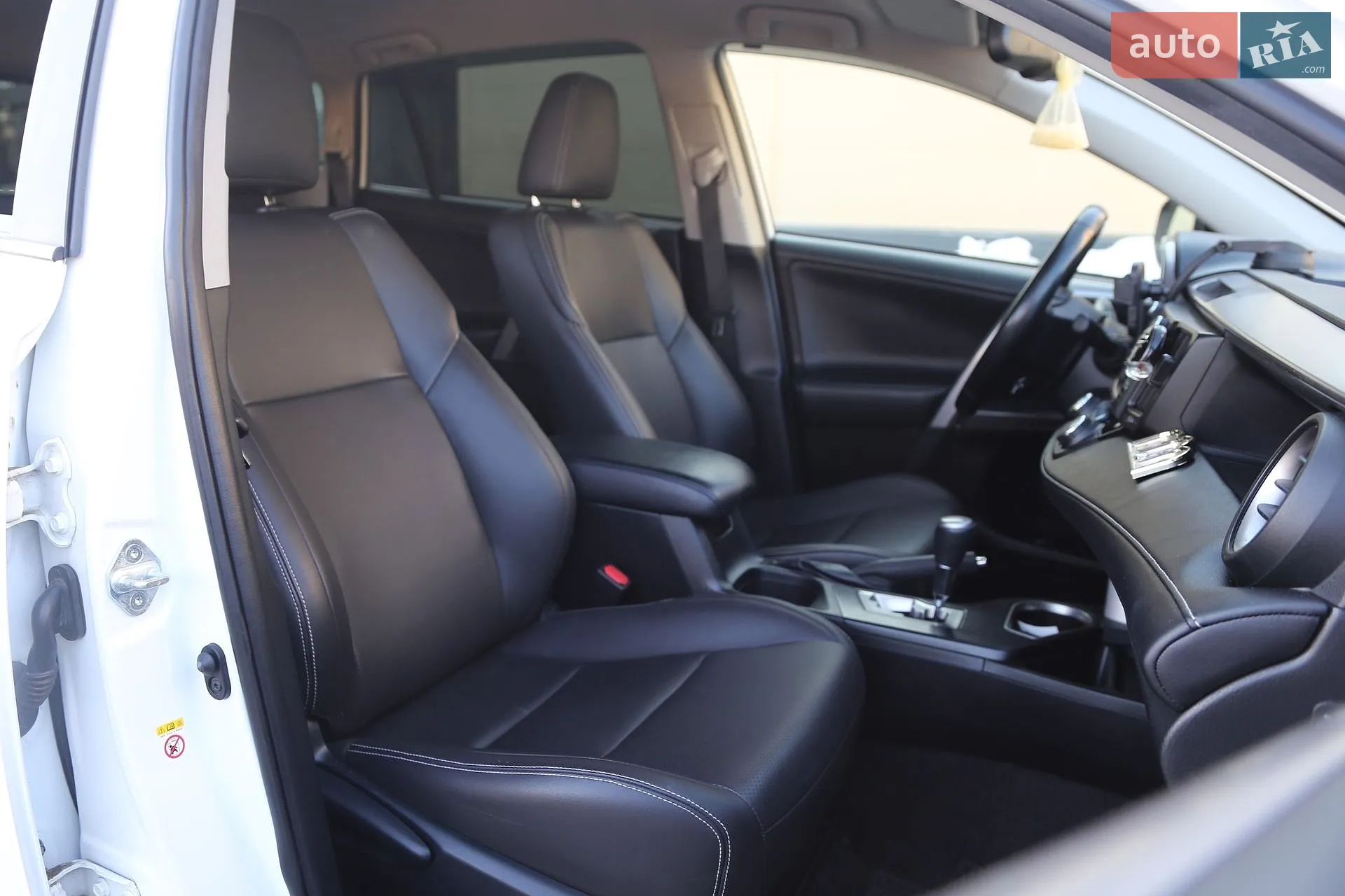 2017 Toyota RAV 4 - мініатюра 12