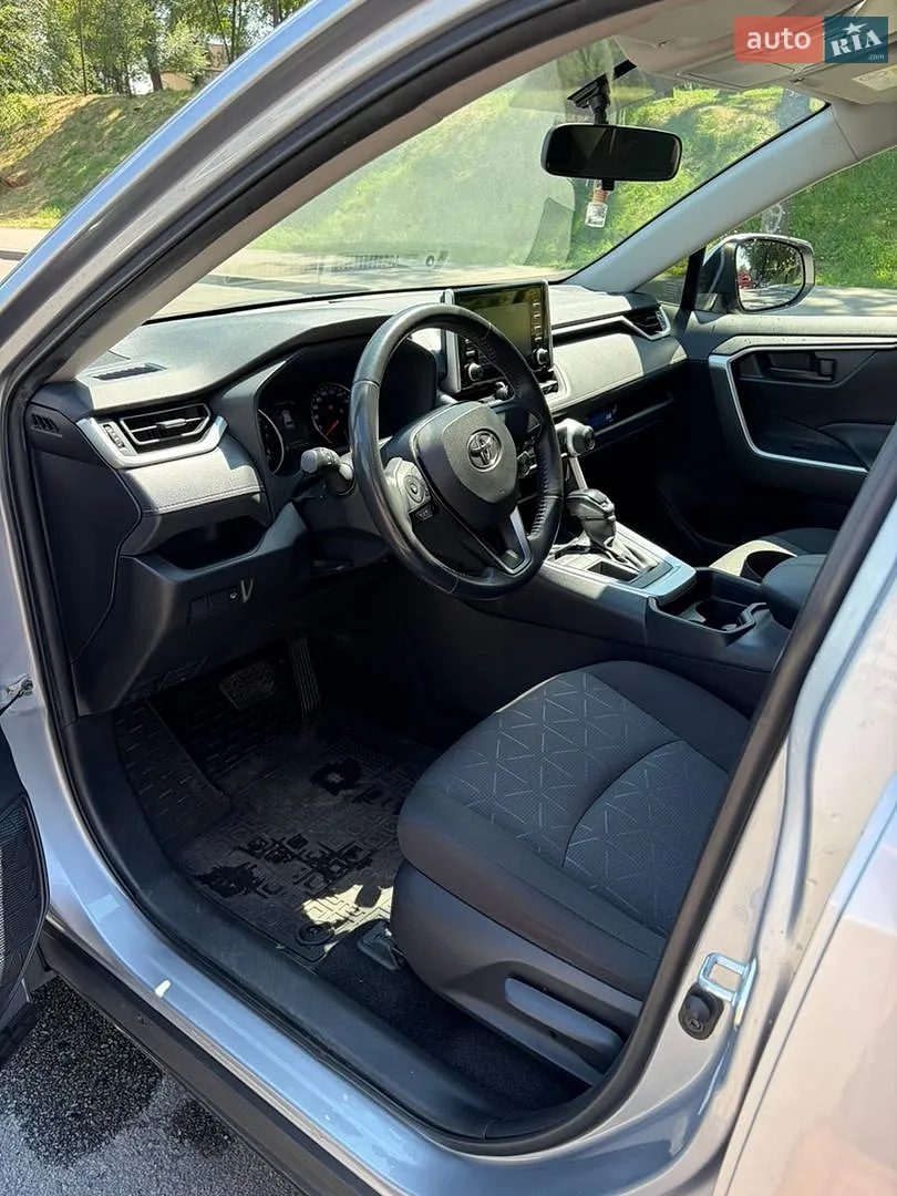 2019 Toyota RAV 4 - мініатюра 12