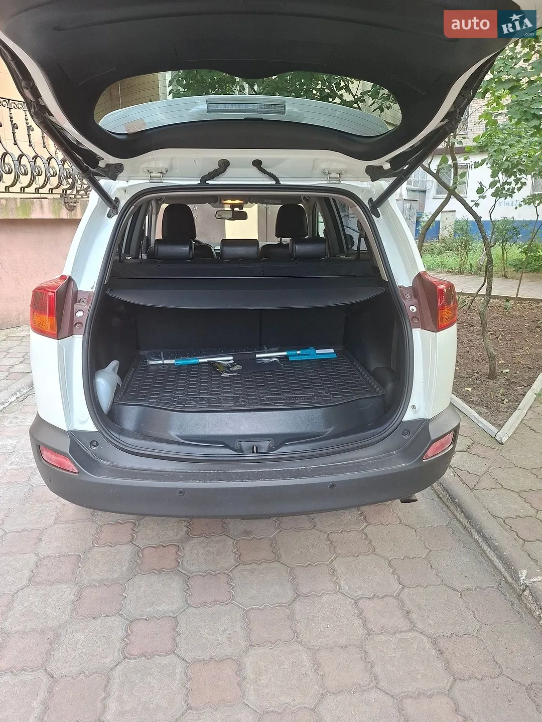 2013 Toyota RAV 4 - мініатюра 2