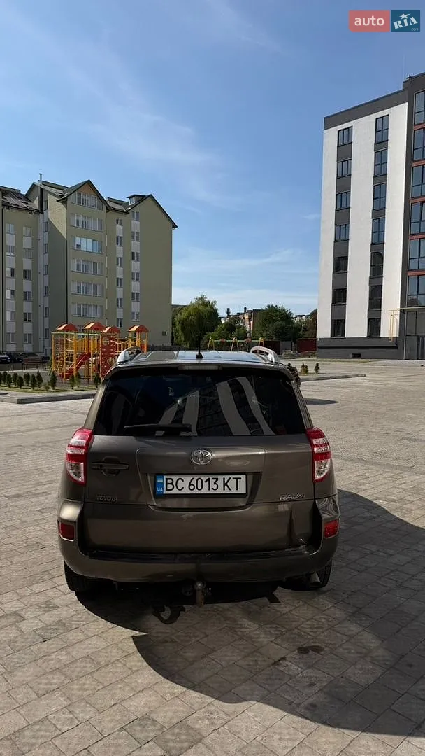 2010 Toyota RAV 4 - мініатюра 3