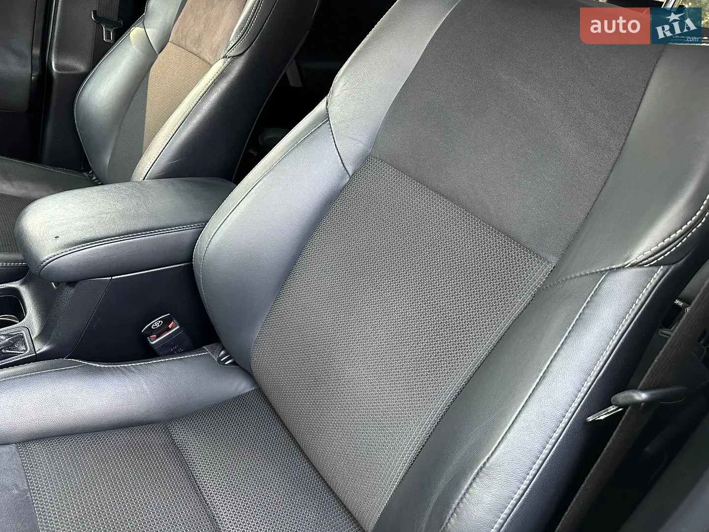 2016 Toyota RAV 4 - мініатюра 77